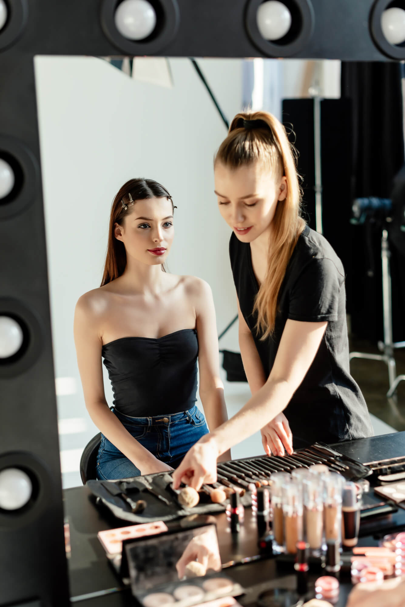 Make up artists sms notifications